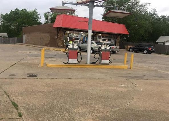1004 N Utica Ave, Tulsa, OK 74110